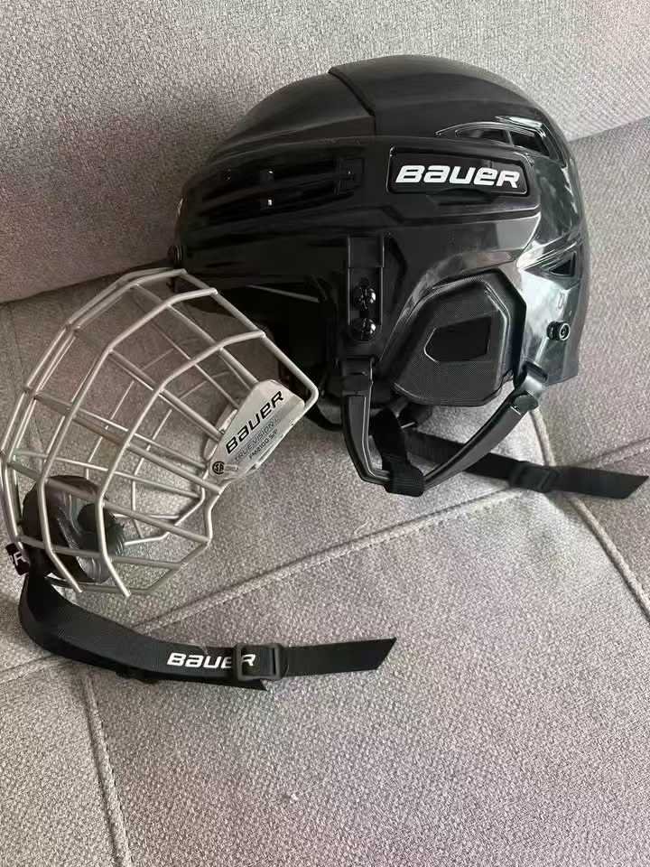 闲置物品,出一套Bauer 儿童冰球护具套装(头盔+护具+手套)Youth L/G(7–9岁) - 图片 3